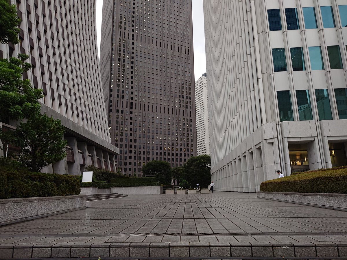 mnbsuper's tweet photo. 新宿を
歩いていて
ふと見つけた場所❗

もしかして
3人の宇宙刑事が
揃っていた場所では❓

#ギャバン
#シャリバン
#シャイダー https://t.co/T94h9bY2CU