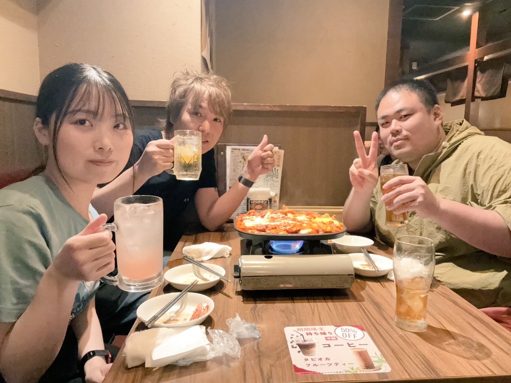 nanahorror's tweet photo. 癌治療を終えてシュウさんが日本へ戻って来ました👏👏👏
撮影は回復するまでお休みです！ https://t.co/I5pq8sJs67