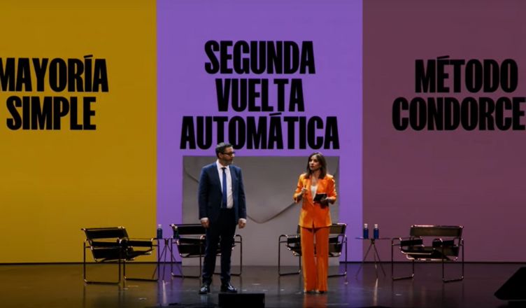 Loyola Investigación (@loyolaresearch) on Twitter photo Un experimento de democracia en vivo liderado por investigadores de <a href="/LoyolaBehLab/">Loyola Behavioral Lab</a> hace que los asistentes a la gala de <a href="/Cotec_Innova/">Fundación Cotec</a> experienten las consecuencias de votar con tres sistemas de elección diferentes uloyola.es/blog/investiga… Un experimento de democracia en vivo liderado por investigadores de <a href="/LoyolaBehLab/">Loyola Behavioral Lab</a> hace que los asistentes a la gala de <a href="/Cotec_Innova/">Fundación Cotec</a> experienten las consecuencias de votar con tres sistemas de elección diferentes uloyola.es/blog/investiga…