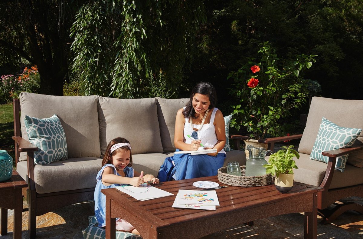 #Breezesta connects you to the outdoors with durable, eco-friendly outdoor furniture and accessories. From traditional to contemporary styles, neutral to bold color options. #outdoorliving #outdoorfurniture #patiofurniture #sequoiaoutback
Blog: decksupplies.com/blog/outdoor-f…