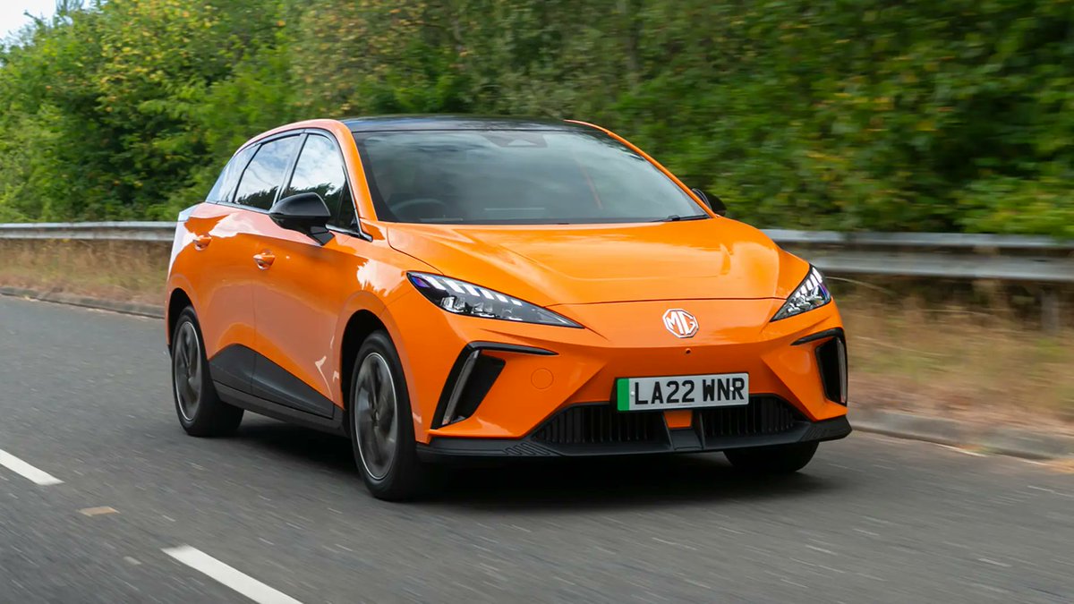 AntonioJose_EV's tweet photo. 🇪🇸 Los cuatro coches eléctricos más vendidos en España en junio.

1. Tesla Model 3: 1107 unidades
2. Tesla Model Y: 519 unidades
3. MG4: 357 unidades
4. Volvo EX30: 315 unidades https://t.co/R7IaXicvHF