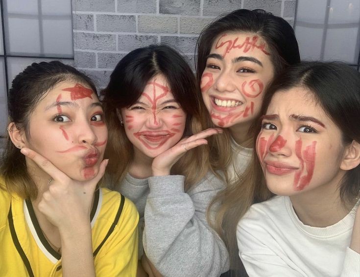 shiaeridan's tweet image. tfc w/ my fave gurls 🫰🏻