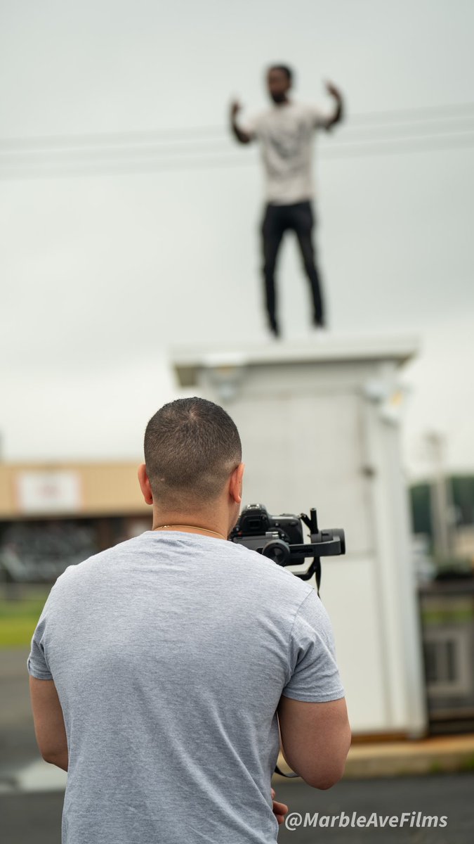 MelksPRODUCER's tweet photo. 🎥🎥🎥 No days off….. 
@navi_thereal x @melksproducer
“Open Canvas” July 18th
📸: @MarbleAveFilms https://t.co/oiHOjOsu2M