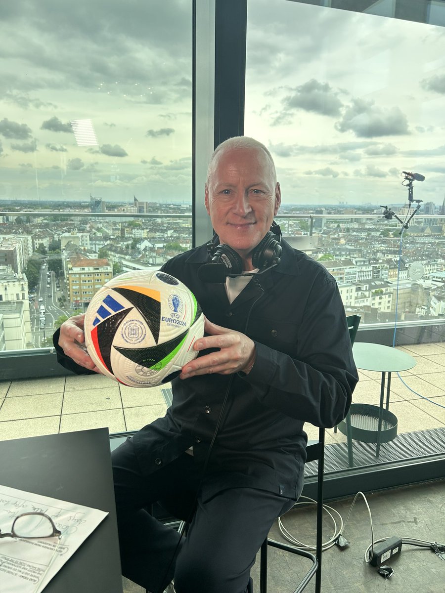 Jim White tweet media