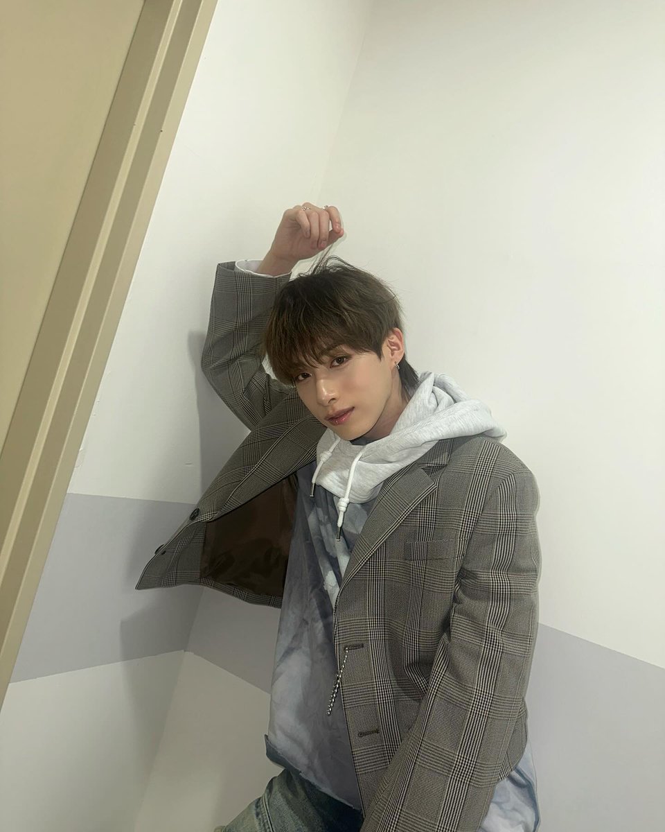 240701 ||📸
[#XION]
تحديث شيون علي الانستجرام :

🩶

-𓋹

#ONEUS <a href="/official_ONEUS/">ONEUS</a>