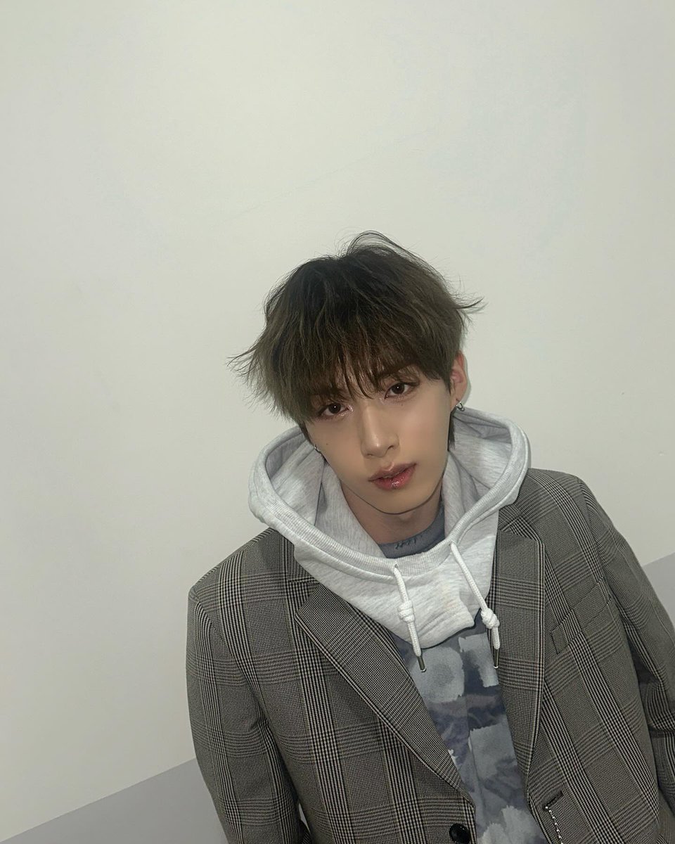 EgyptOneus's tweet photo. 240701 ||📸
[#XION]
تحديث شيون علي الانستجرام :

🩶

-𓋹

#ONEUS @official_ONEUS https://t.co/zJBfqPYfIX