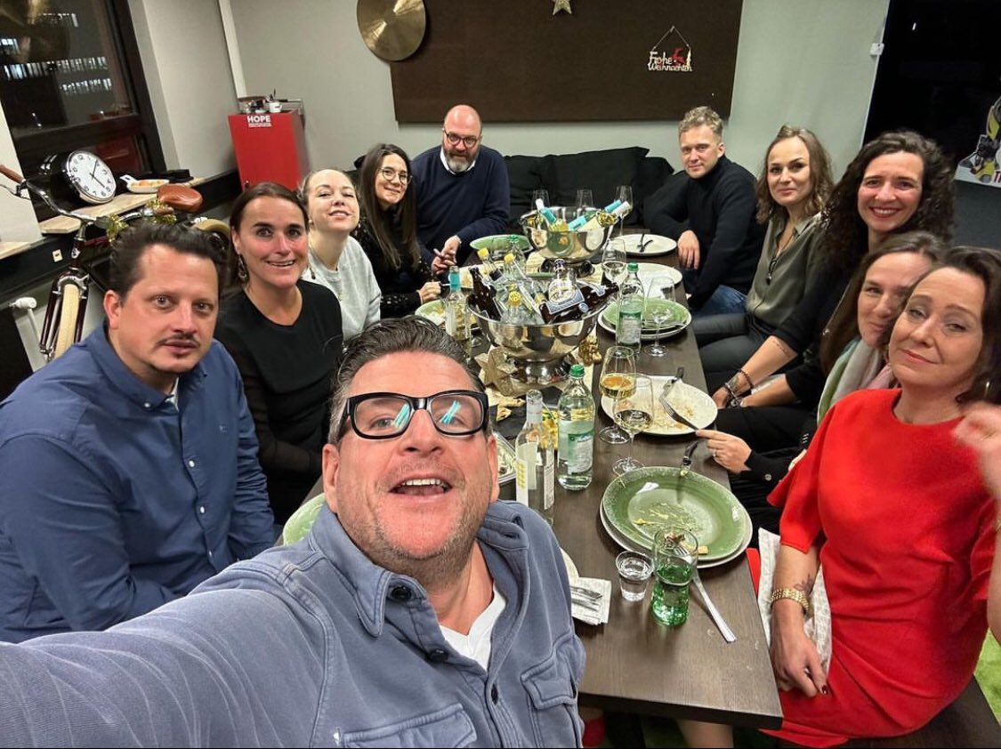 Hello everyone happy prosperous new month guys 🙏😊