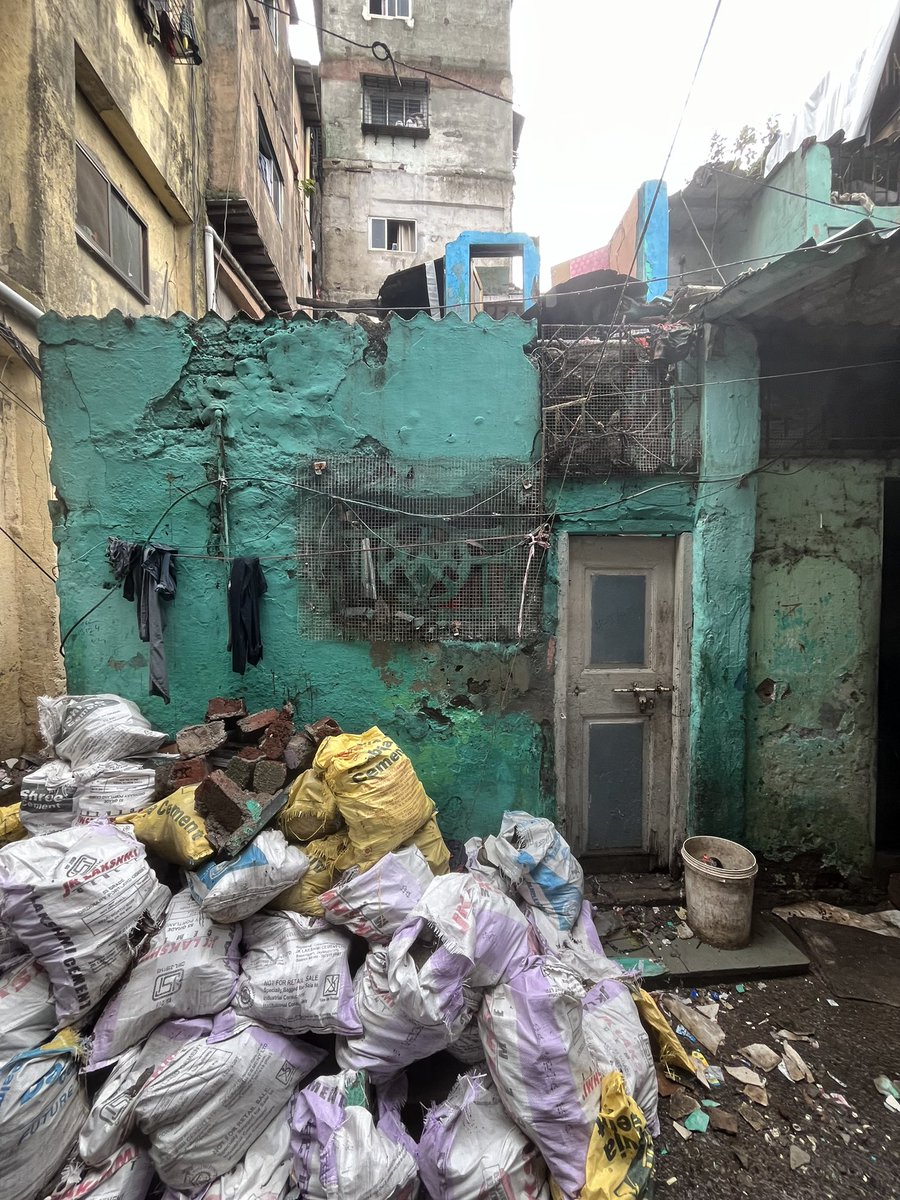 Aadi786's tweet photo. Hello @mybmcWardL - Recently, you took action at my chawl because the first-floor gallery collapsed, and your team demolished parts of the first floor. However, no one has come to remove the leftover debris, which is now causing many issues. You can see the problem. https://t.co/2s6GEmLjEd
