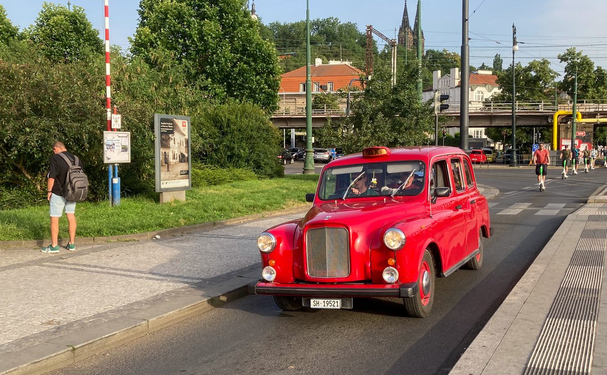 It’s not often you see an FX4 these days. Especially when you’re in Prague.