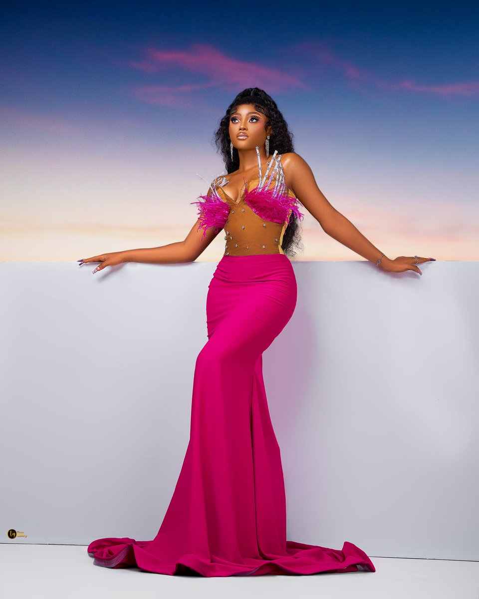 Kingshortyma's tweet photo. C.H.I.C
Creating, Happiness, Inspiring, confidence.
We wish all our lovers, followers,clients a happy and prosperous new month of July. Welcome to second half of 2024.
π @MaretaWest2010
π/Hair @DohkoHornnel
Muse; #Prettygoddess
πΈ Ty Raregallery
#maretawest #Fashion https://t.co/u8HgxeSfGZ