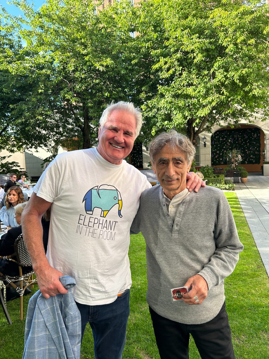 ElephantIn2022's tweet photo. Dr. Gabor Matรฉ's insights on mental health and the mind-body connection were truly eye-opening. Thank you for supporting Elephant in the Room! #gabormatรฉ #mentalhealth #EITRM @GaborMate979 @RealBrentPope https://t.co/4wWcIt5FDZ