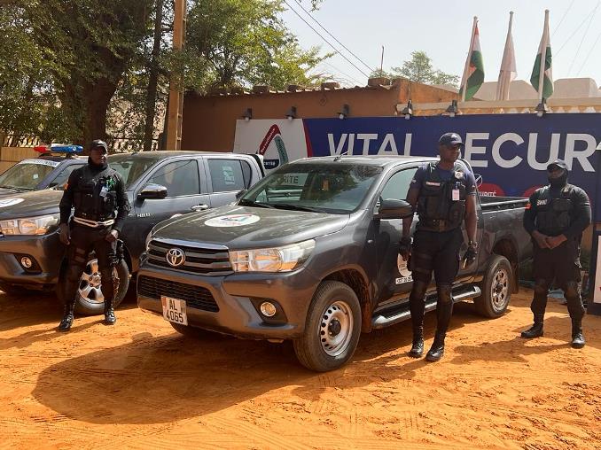 Nous mettons a votre disposition des agents de sécurité bien formés pour assurer la sécurité de vos biens,votre domicile, bureau etc...