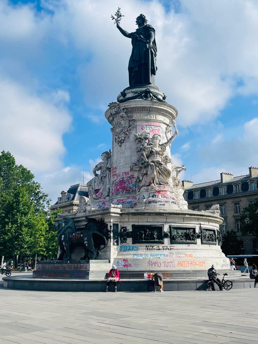 julienbahloul's tweet image. Qu&apos;il est beau le camp du bien anti-raciste. 🥲