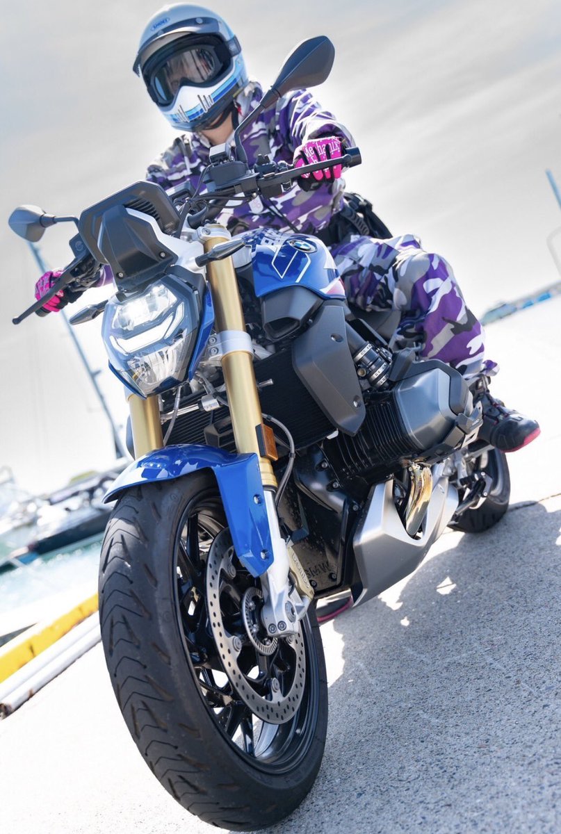 dfdsd0125's tweet photo. 名前￤ ゆう
性別￤男
年齢￤30代
住み￤神奈川
愛車￤BMW R1250R HONDA CUB110
一言￤常に暇してるので絡んでねっ！
#バイク乗りとして軽く自己紹介
#バイク乗りと繋がりたい
#バイク好きと繋がりたい
#神奈川
#カラオケ
#カメラ
#ダーツ
#パチスロ
#パチンコ https://t.co/aVOC4lrGLr