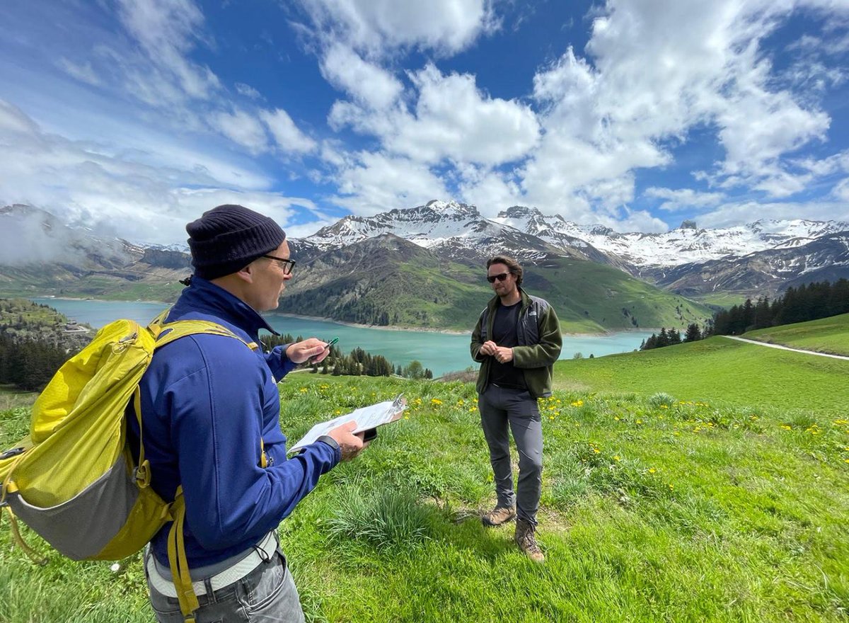 DUB (@dubnieuws) on Twitter photo Met blogposts en video’s leggen hoogleraar Douwe van Hinsbergen <a href="/UniUtrecht/">Utrecht University</a> en zijn team de geologie van de #TourDeFrance #Tour2024 bloot. Ook vindt hij het belangrijk dat mensen begrijpen hoe we aan onze bouwstoffen komen
dub.uu.nl/nl/achtergrond… Met blogposts en video’s leggen hoogleraar Douwe van Hinsbergen <a href="/UniUtrecht/">Utrecht University</a> en zijn team de geologie van de #TourDeFrance #Tour2024 bloot. Ook vindt hij het belangrijk dat mensen begrijpen hoe we aan onze bouwstoffen komen
dub.uu.nl/nl/achtergrond…