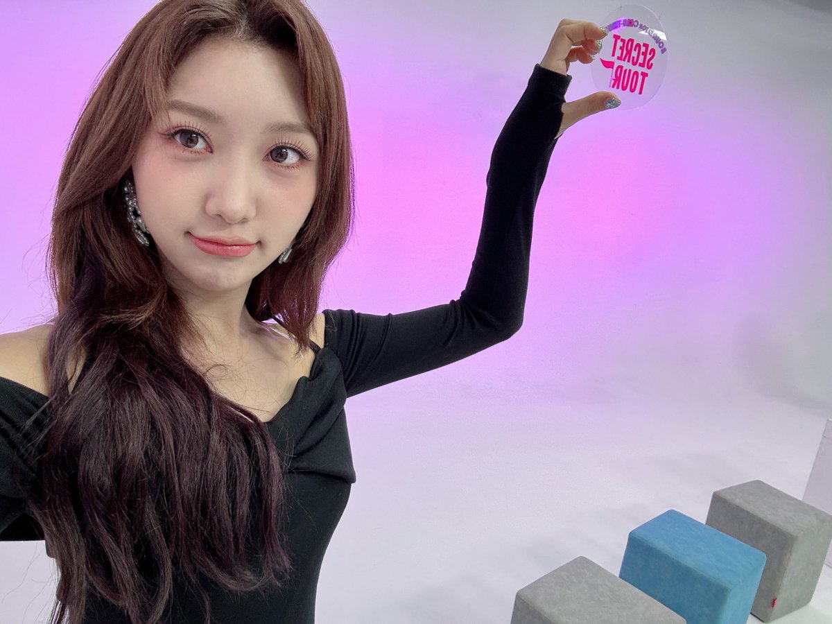 5ecretNumber's tweet photo. [*****]

Secret Airlines부터 Secret Tour까지
777일이라는 시간동안 
최고의 MC로 활약해준 민지니에게
박수를 보내주세요👏🏻 
우리는 다음에 또 만나요♥️

#SECRET_NUMBER #시크릿넘버
#JINNY #진희 #MINJI #민지
#시크릿투어 #SecretTour
#최고의_MC_민지니 https://t.co/P2i2gaesAG