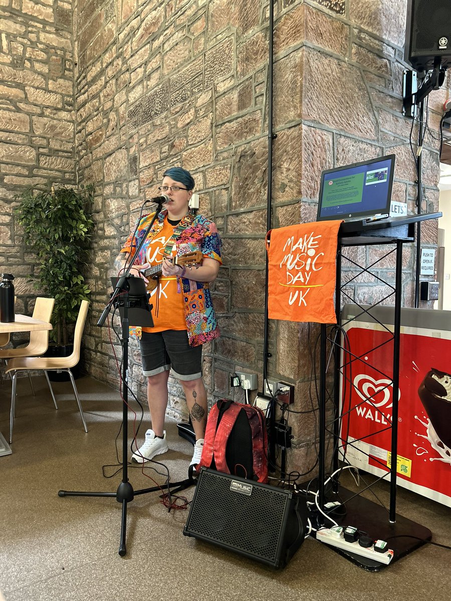 #MakeMusicDayUK t-shirts spotted all over the UK! 👀🇬🇧 We love to see you wearing our bright orange t-shirts with pride, it makes us so happy to see everyone uniting and connecting through making music! If you have one of our classic tees, please share a pic of you wearing it! 🧡