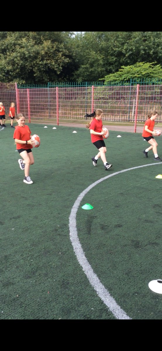 Love the feedback we receive from <a href="/SchoolParklee/">Parklee Community School</a> children
“10-star rating because I learnt new skills like how to pass the ball and how to hold it”
“I’ve never done rugby before and already I know some new skills”
“Fun experience and I learnt catching skills”