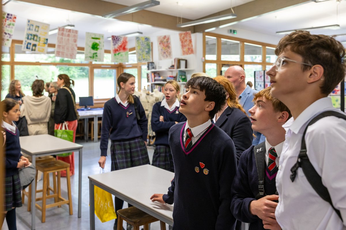 FettesPrep's tweet image. Pupils enjoyed showing their parents results of a wonderfully creative year in the Art department. 
Our Summer Exhibition was hugely appreciated by all visitors. 🎨👏🐝
See here for photos: bit.ly/4cpXTyo
