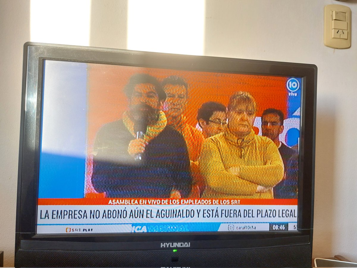 La UNC no pagó el aguinaldo a los las les trabajadores de los SRT.
Asamblea en vivo de los laburantes.
Solidaridad con ellos y Boretto pagá!