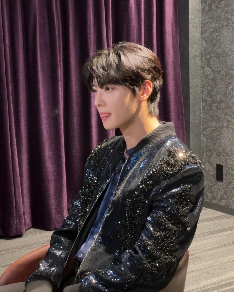Eunwoo. tweet media