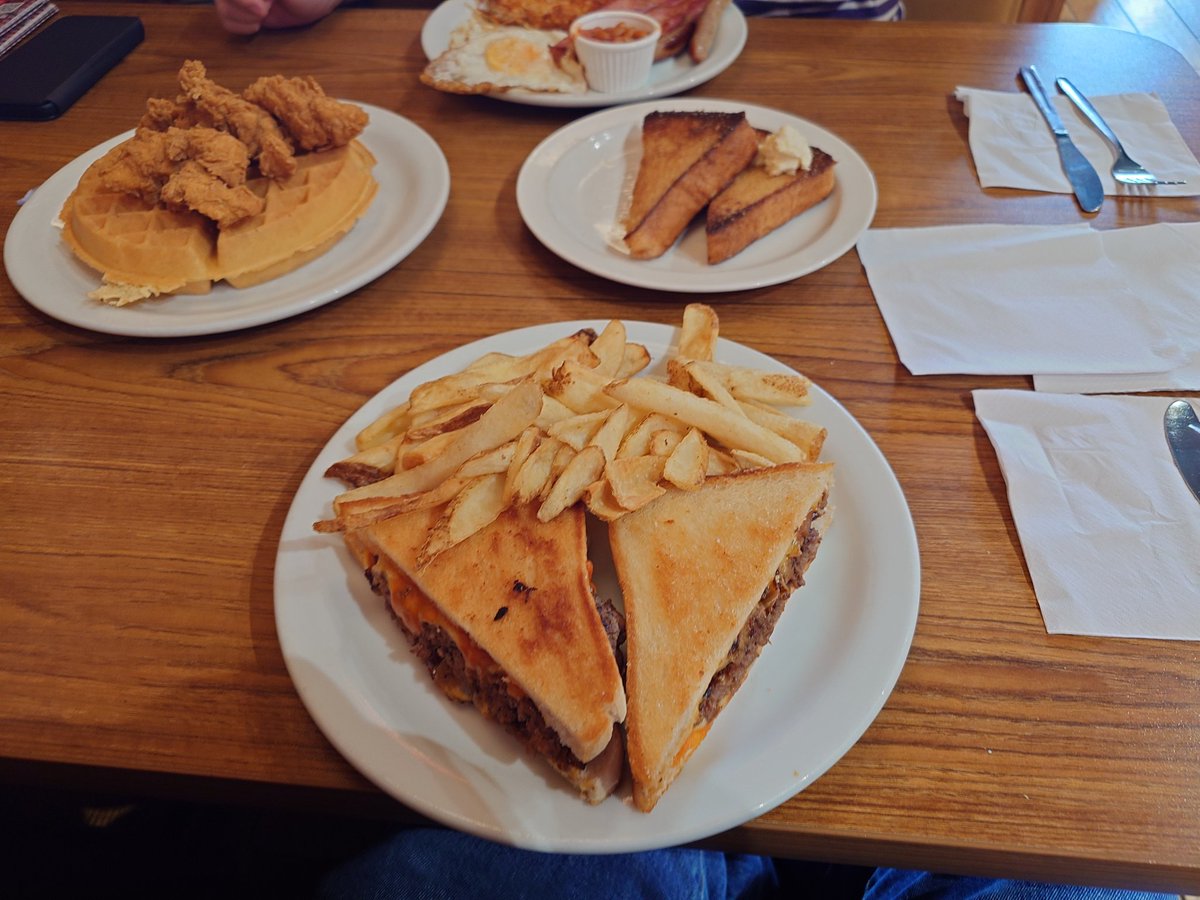 Loving <a href="/dennys_dineruk/">Denny's UK</a> All American Melt &amp; Chicken &amp; Waffles 😋. If only you could open more restaurants in UK. Try Birmingham /Plymouth/Bristol <a href="/DennysDiner/">Denny’s</a> #DennysDiner #americanrestaurant #swansea #Dennys