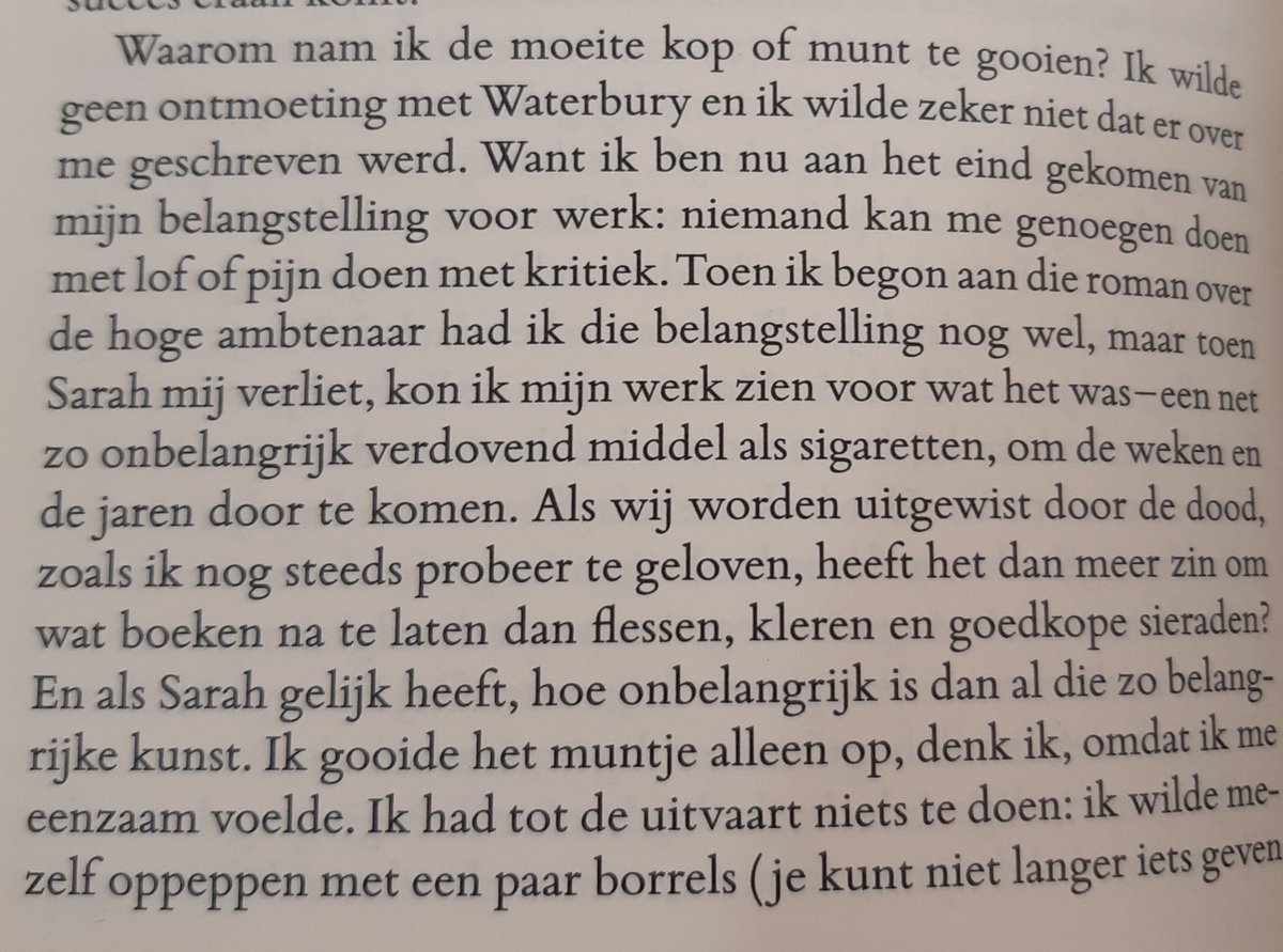 deFactorTaal's tweet photo. De beste boeken belanden in de #ramsj, zoals deze klassieker van Graham Greene. Een buitenkans voor de literatuurliefhebber. #Scheltema https://t.co/d7CF9mO2kx