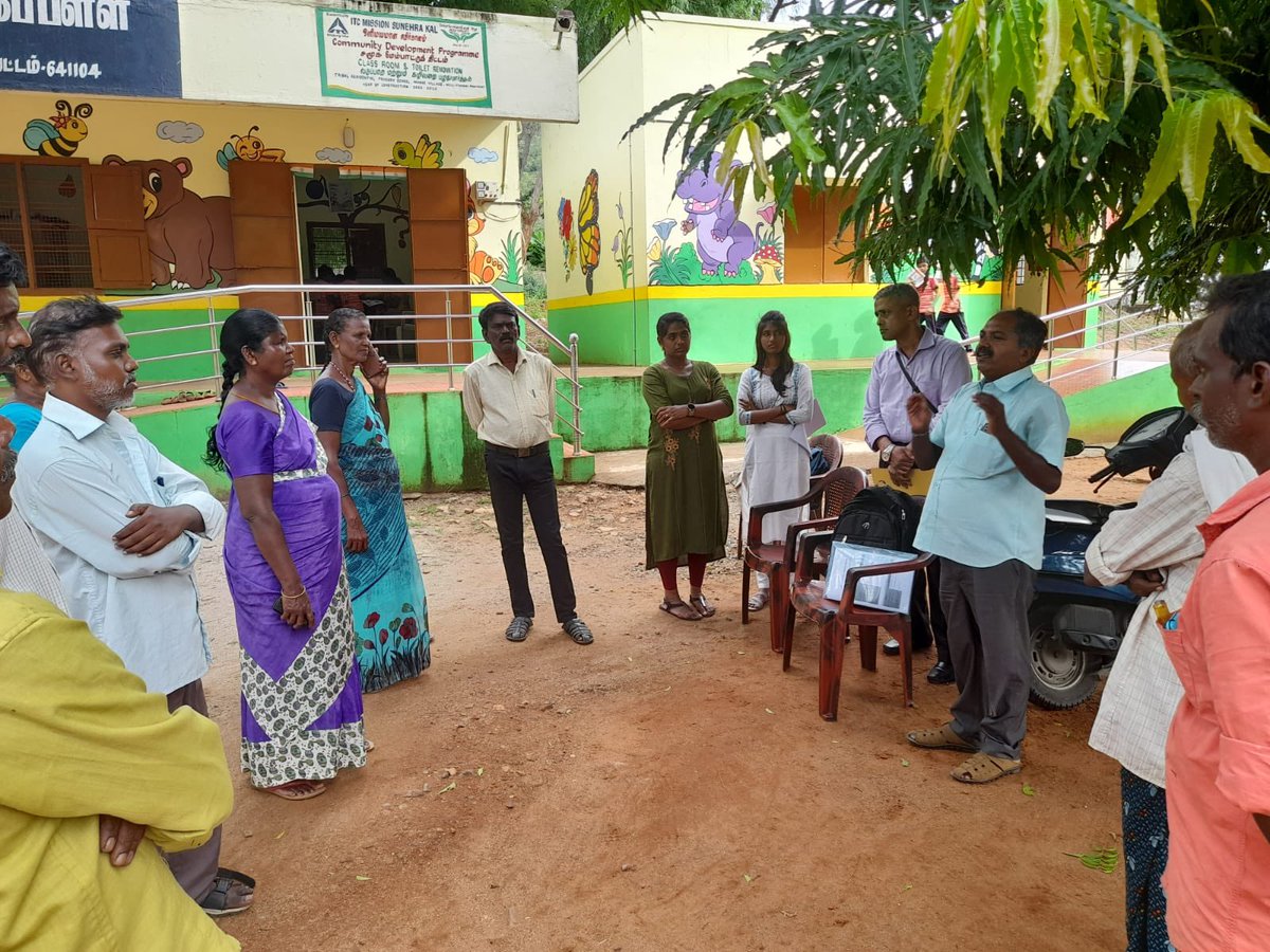VanDhanSeVikas's tweet image. The #trainingprogramme will be held in #Mannar, #Nellithurai village, #Coimbatore for 50 Irular tribe members. The focus will be on producing #broomsticks, #honey, #shikakai, and oil cake trees.
#VanDhan #Empowerment #SustainableLivelihood #RuralDevelopment #CulturalHeritage