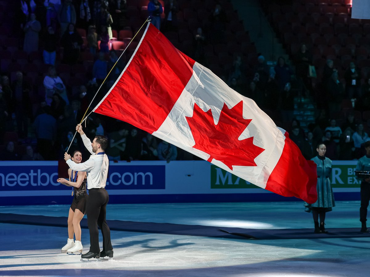 Happy #CanadaDay! 🇨🇦 

Today, we reflect on our ongoing journey towards truth &amp; reconciliation with Indigenous peoples. 

Together, let's build a future of understanding, healing, and unity. ❤️ 

📸: <a href="/gregkolz/">Greg Kolz</a>