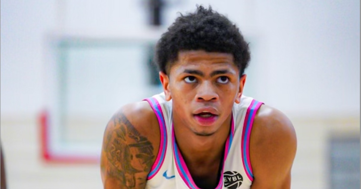 NEW: Kentucky Plans to Watch 2026 PG Deuce Burkes During July Live Period

“I’d love to be one of the next great point guards to come out of Kentucky.”

STORY: on3.com/sites/kentucky…