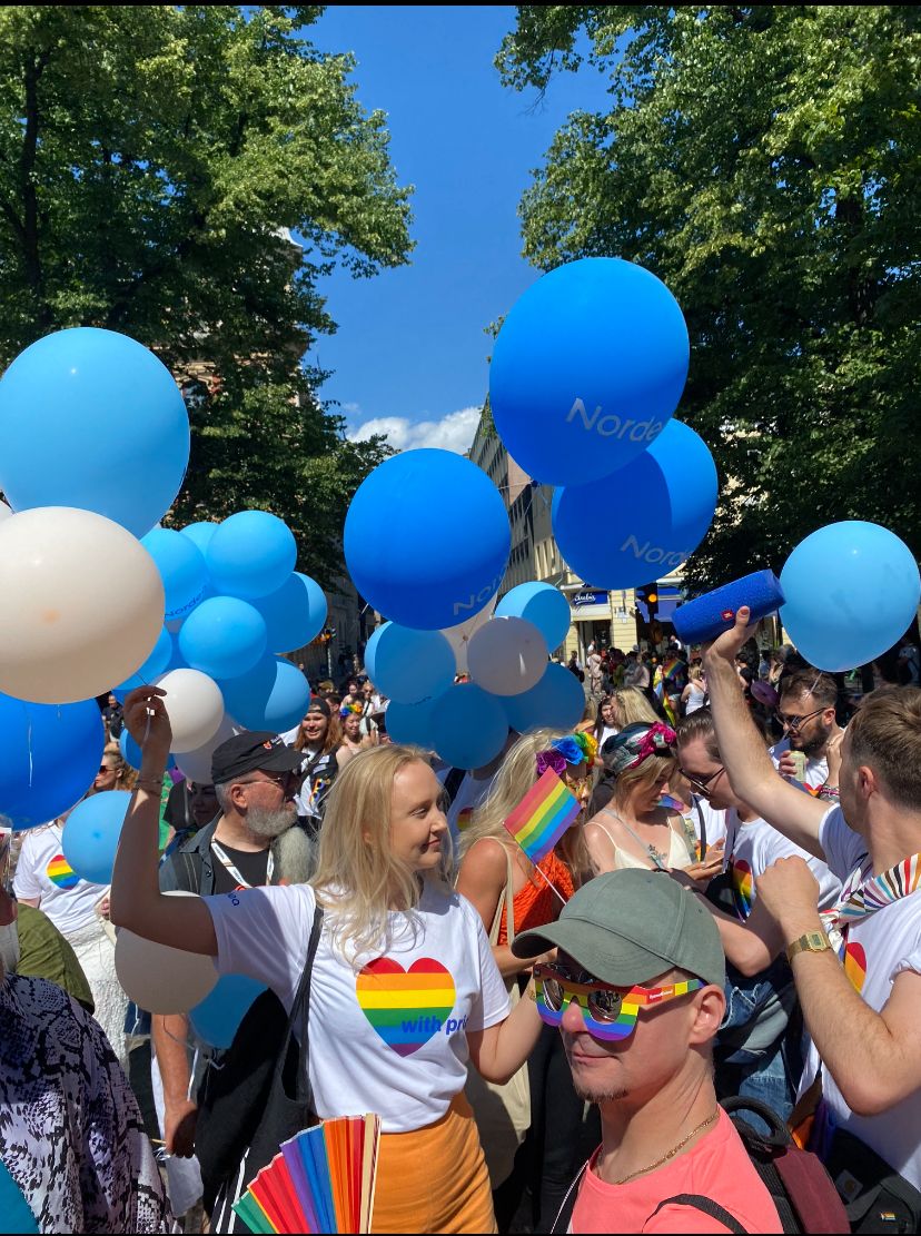 Yhdessä marssien yhdenvertaisuuden puolesta. #helsinkipride