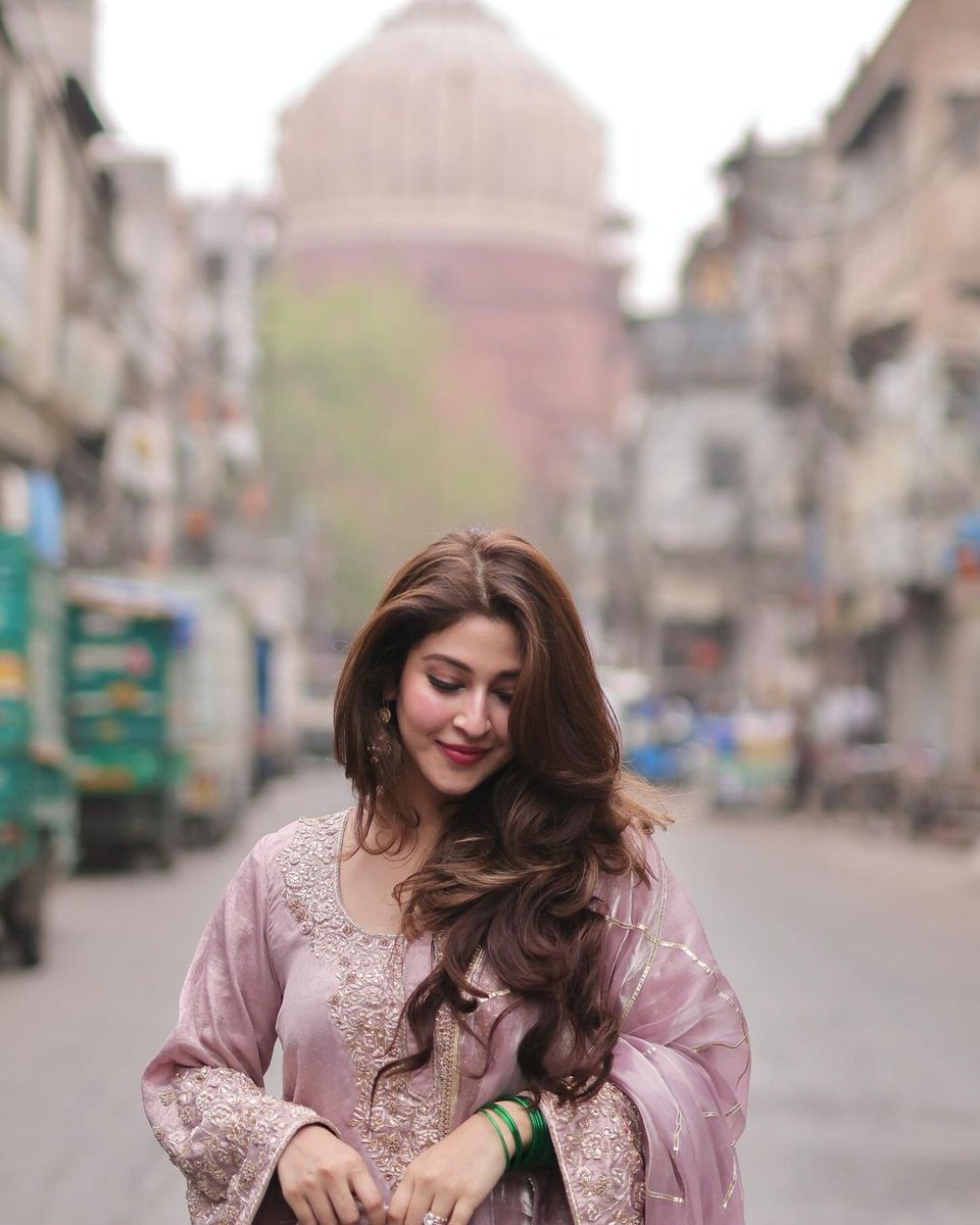 Sonarikan_FC's tweet photo. Iss khoobsurti ko kya naam doon?😍
@BSonarika aap hi batao!😍🌸Part 1
.
.
.
.
#sonarikabhadoria #sonarika #bsonarika https://t.co/HhqWUrmgHT