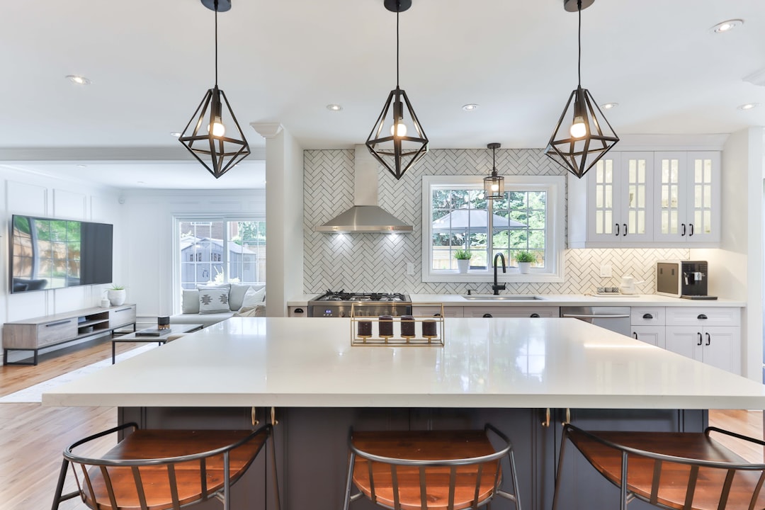 hopsonsdesigns's tweet image. Get inspired to cook up a storm in a kitchen that combines style and functionality. #KitchenDecor #RemodelInspiration #kitchen #kitchendesign #kitchendecor #kitchenremodel #kitchenrenovation