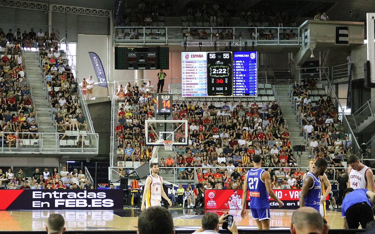 LEDCUMA's tweet image. 📣#InstalaciónCUMA - 🏀 2 Videomarcadores Apolo y cubos 24 segundos Full Color instalados en el Pabellón Pedro Ferrándiz #Alicante para acoger el encuentro amistoso entre la Selección Española de Baloncesto y la Selección de República Dominicana.

#TheLEDmovement #laFamilia 🌟