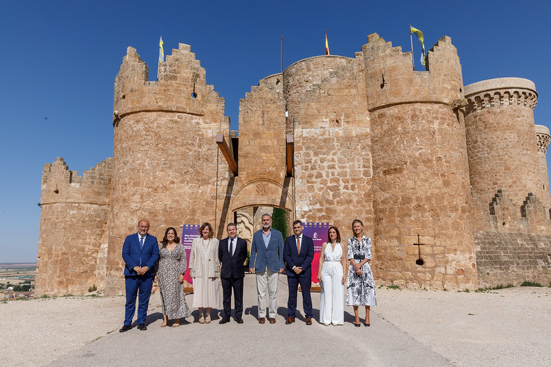 Patricia Franco (@pfrancoclm) on Twitter photo 🆕 🗓️ En el <a href="/c_Belmonte/">Castillo de Belmonte</a> (Cuenca) para poner de largo el nuevo Plan Estratégico de Turismo 2024-2030, dotado con 320M€, a través de 4️⃣ ejes (Gestión; conocimiento, innovación y digitalización; marketing y comercialización; y sostenibilidad), 1️⃣2️⃣ programas y 5️⃣9️⃣ acciones. 🆕 🗓️ En el <a href="/c_Belmonte/">Castillo de Belmonte</a> (Cuenca) para poner de largo el nuevo Plan Estratégico de Turismo 2024-2030, dotado con 320M€, a través de 4️⃣ ejes (Gestión; conocimiento, innovación y digitalización; marketing y comercialización; y sostenibilidad), 1️⃣2️⃣ programas y 5️⃣9️⃣ acciones.