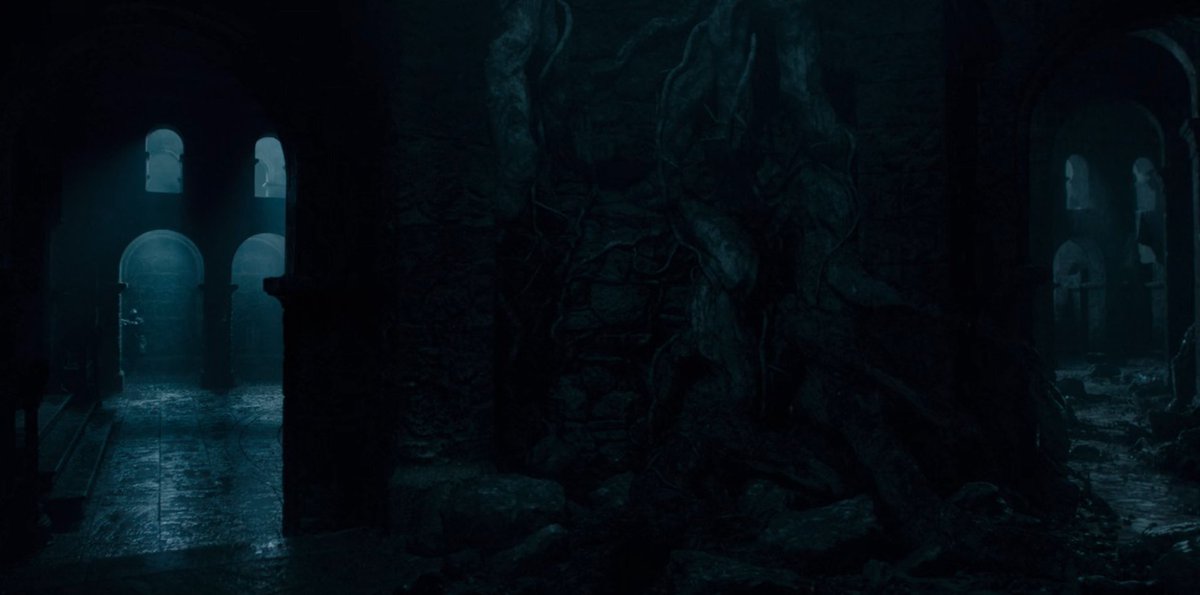 MaurDL's tweet photo. #HBO; #HotD, S2:E3 - Amazing episode, but... holy hell, this set design. 🤯🤯🤯 #Art #DarkSouls? https://t.co/2WiC4Qpj4L