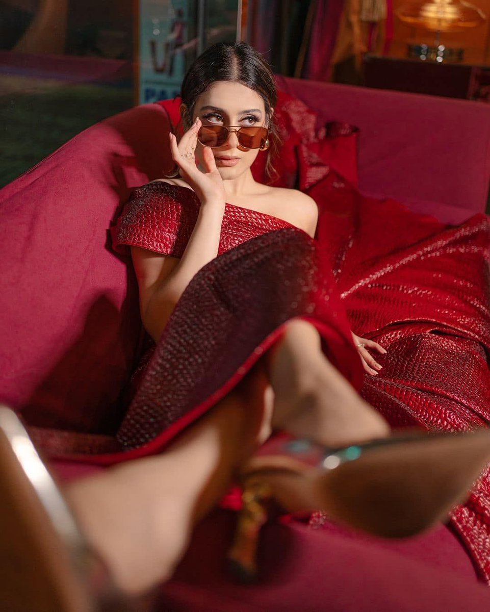 JagbaniOnline's tweet photo. ਅਦਾਕਾਰਾ Isha Malviya ਦਾ ਰੈੱਡ ਡਰੈੱਸ 'ਚ Stunning Look
#IshaMalviya #Fashion #Bollywood #RedLook #Viral #Hot #Look https://t.co/ejvN2t5U2w