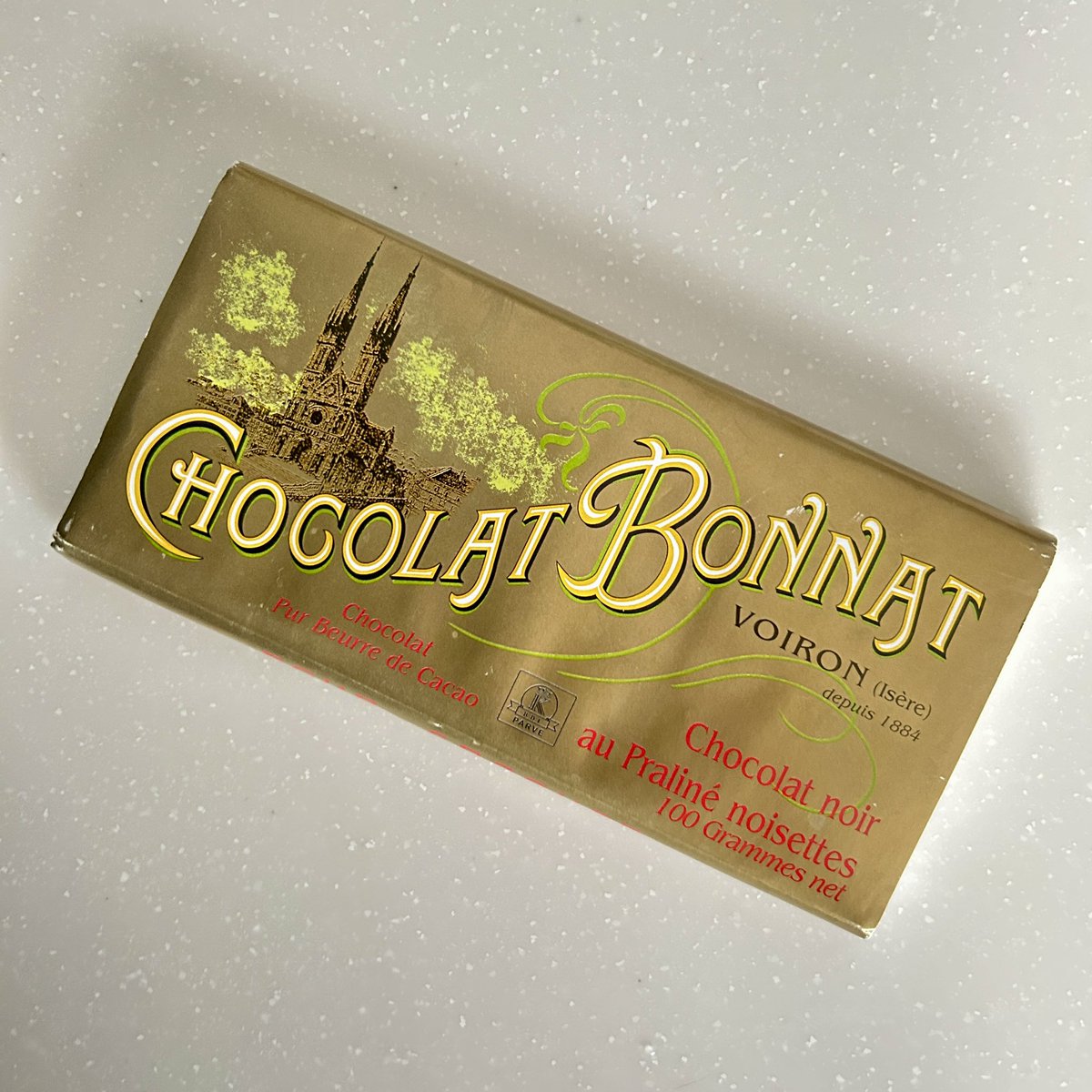 jude_kinopy's tweet photo. 一番好き
一番美味いチョコレート
フランスのBONNAT（ボナ）
沢山種類があり、どれも完璧な美味さ
すっかり食べるのを忘れてた一枚
プラリネ ノワゼット ノワール（ヘーゼルナッツプラリネ入りダークチョコレート）
さすがBONNAT！！

#BONNAT #チョコレート https://t.co/7sIClKBA8m