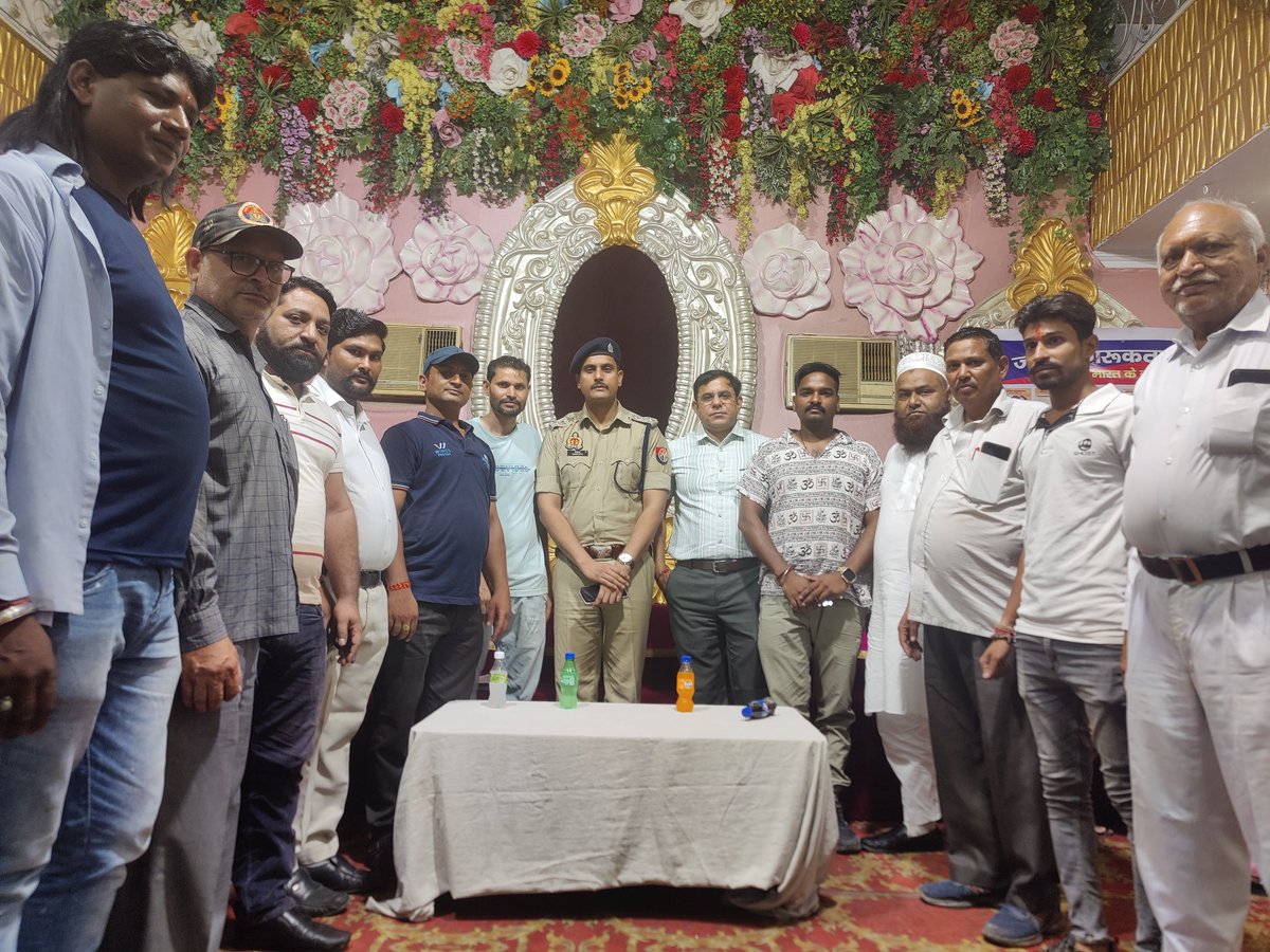 DVFGhaziabad's tweet photo. #DVUPP #डिजिटल #वालंटियर्स के साथ नए #कानून का स्वागत भी और #जनजागरूकता भी...
DVF कोऑर्डिनेटर प्रवीण कुमार DVF टीम के साथ
@DCPTHindonGZB @ghaziabadpolice @dgpup @igrangemeerut @muzafarnagarpol @bulandshahrpol @ipsnaithani https://t.co/MMa05TLlZ2
