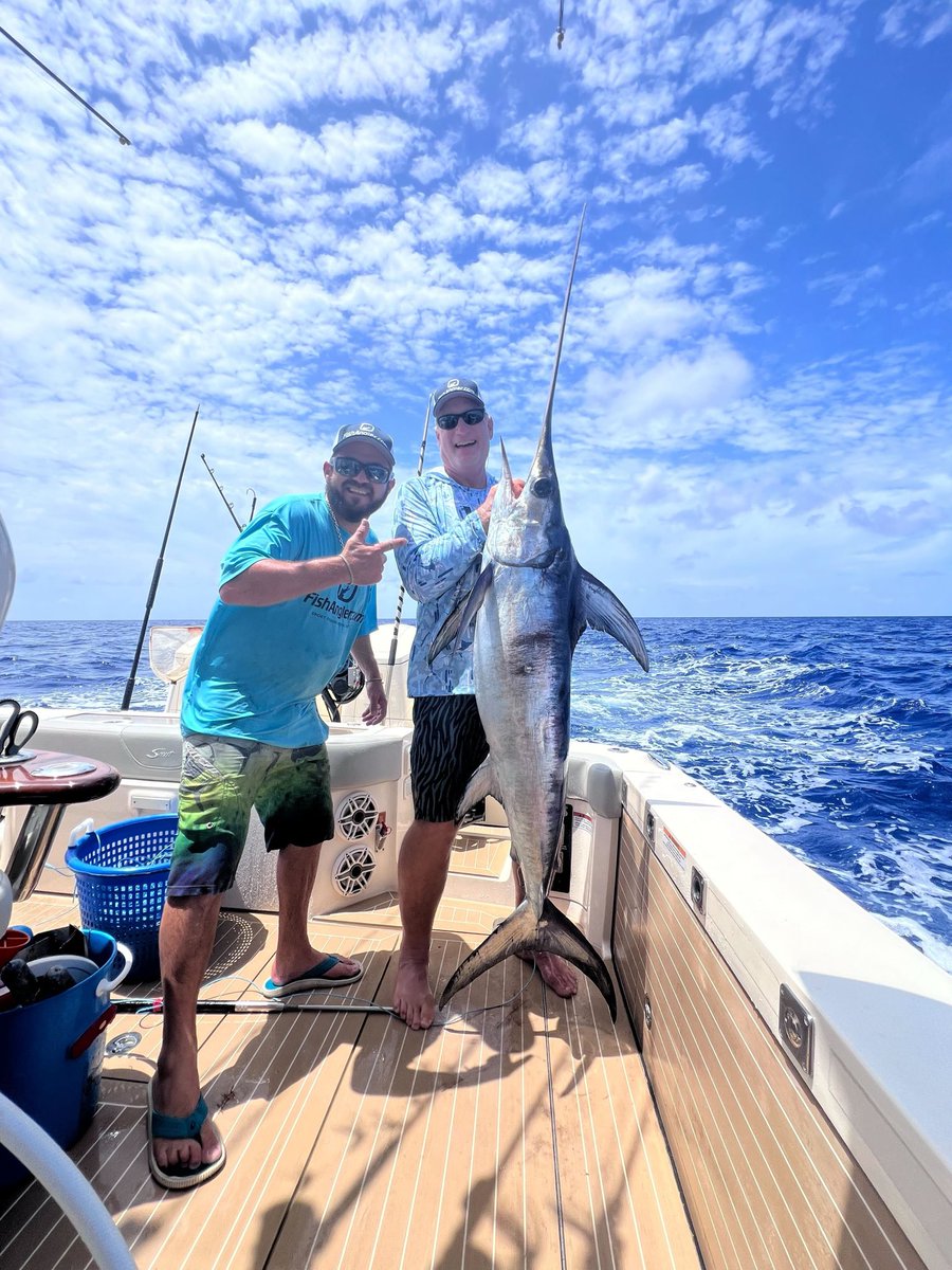 What a day on the water with the FishAngler Team! 🎣 Despite losing a sword early on during the major moon phase, we stayed positive and turned things around to land the perfect size eater swordfish! #nevergiveup #fishingintel 

👉Check the catch on FishAngler App for all details