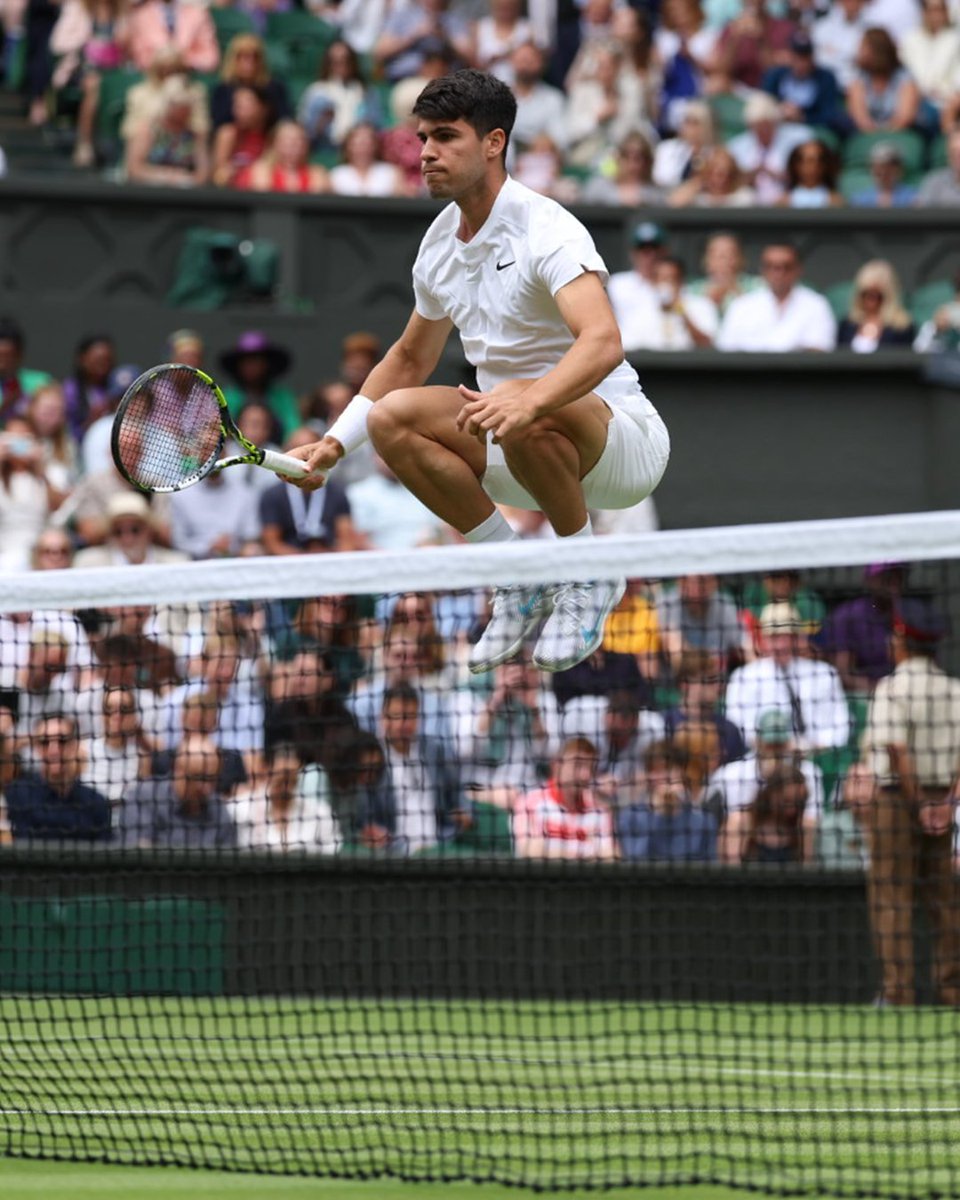 Carlos Alcaraz back on Centre Court 🤩

#Wimbledon