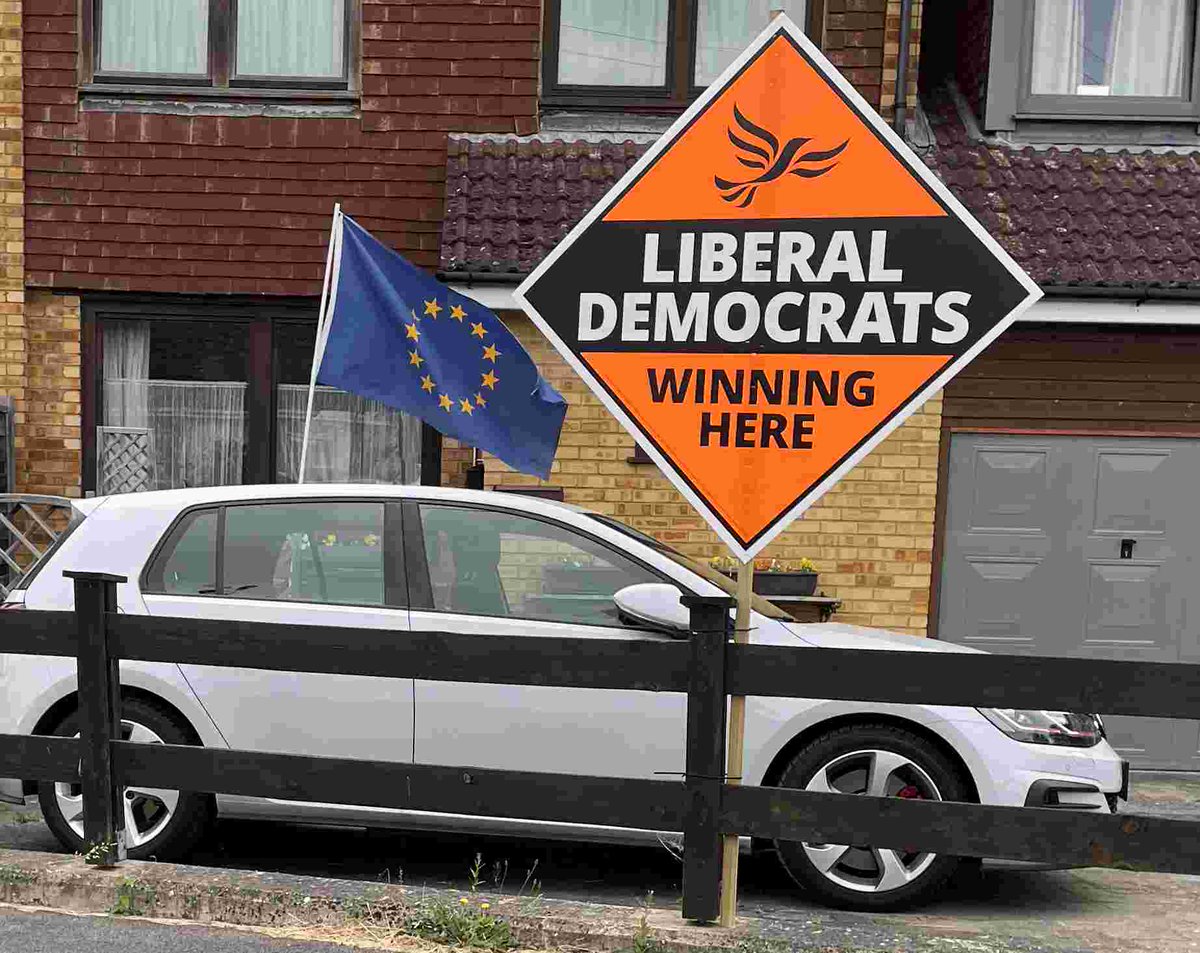 3 votes will count!  Every vote counts for a LibDem win. OH &amp; I arrived in #FLEET from #EU to vote. Postal votes could not have arrived in time. No1 son arrives from #Frankfurt 18:00. <a href="/hartlibdems/">Hart Lib Dems 🔶</a> <a href="/North_Hants4eu/">North Hampshire For Europe 🇪🇺 #FBPE</a>
#NEHamsphire <a href="/Crondall4Europe/">Crondall4Europe 🇪🇺🇺🇦 🟢🟡🔴#RanilRemoved</a> #RejoinEU