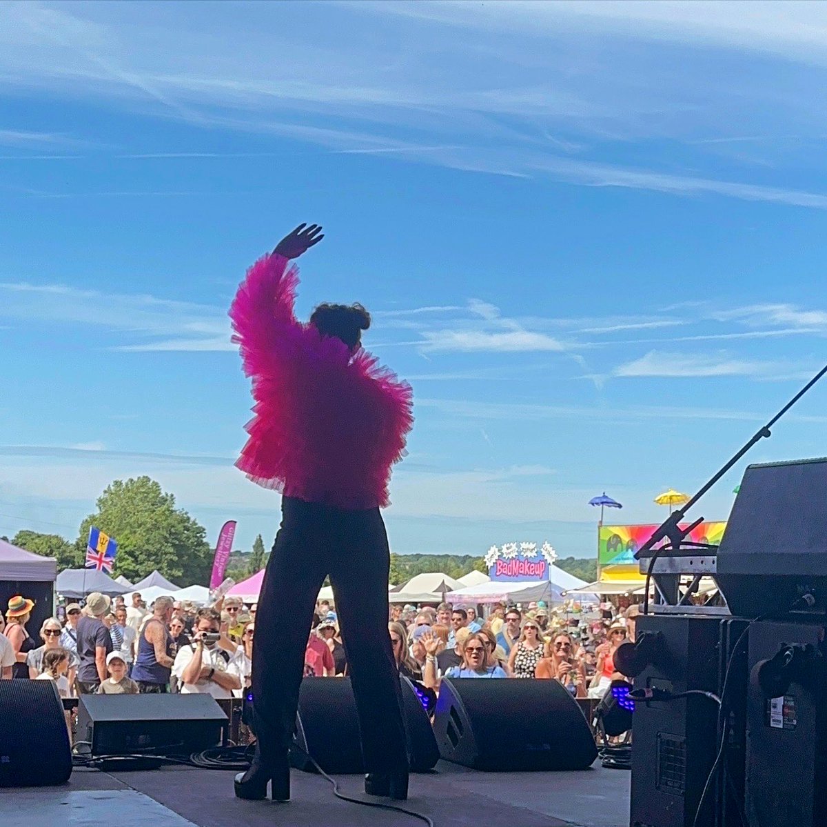 lynseyshaw_'s tweet photo. Two shows, one day. 🎉🎶🎤🩷🎡🎠☀️📸 1️⃣@guilfestival  

#thekeythesecret #urbancookiecollective #lynseyshaw #guilfest #guilfest2024 #90santhems #festivalfun https://t.co/w9VSx63mGO