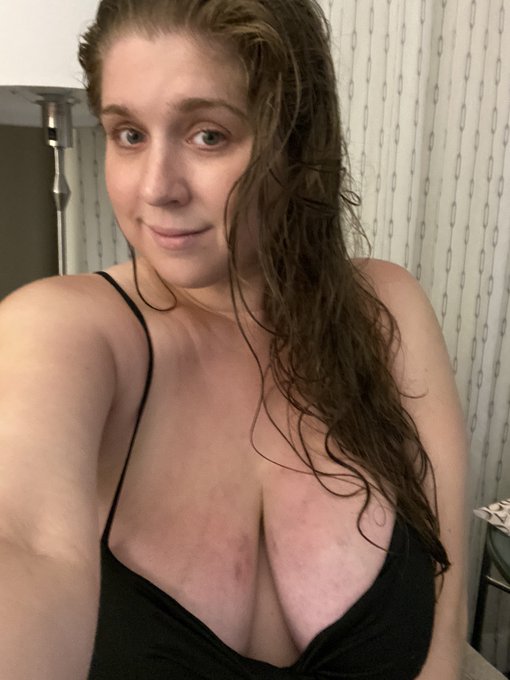 Good morning ☀️   Which hair style do you like best? https://t.co/b1ncVXfHa0