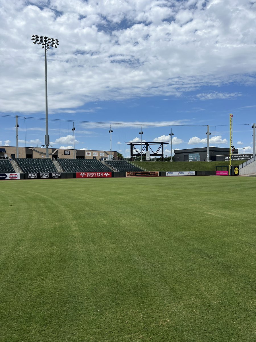 Got a lot checked off the to do list today. Shoutout to <a href="/GerberGrass/">Jaron Gerber--Gerber Grass Unlimited</a> for coming out and pulling cores for us. As always a huge shoutout to <a href="/HarperTurf/">Harper Turf Equip</a> for sweeping! And a huge shoutout to my crew for dialing in a long day. We also dropped H.O.C to .4” with minimal scalping!
