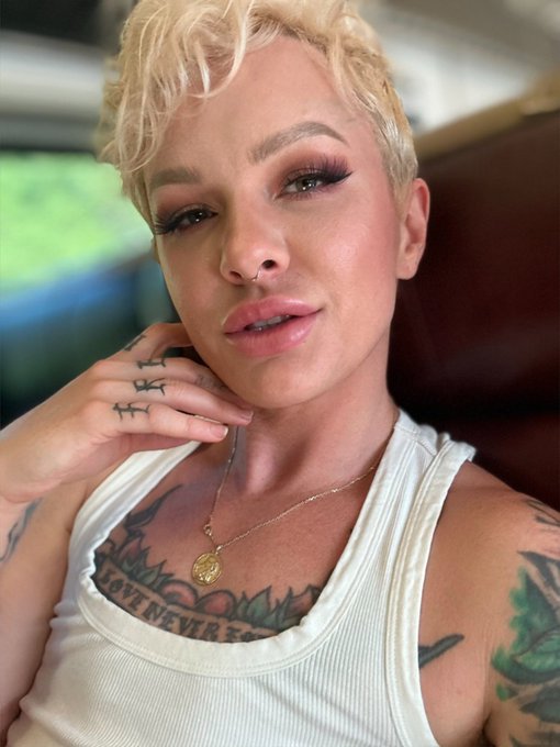 Hey, wanna make out? 💋 https://t.co/2y2mGwMEcX