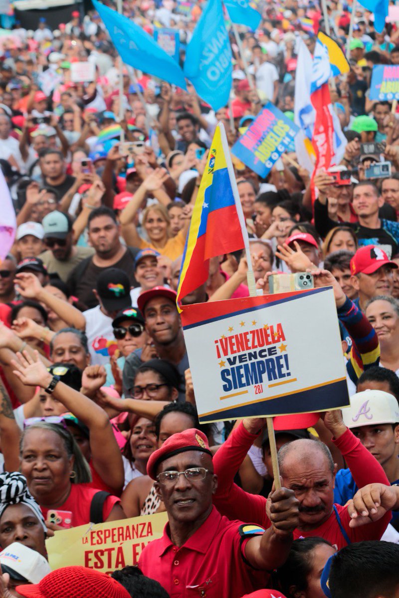 #Ahora <a href="/NicolasMaduro/">Nicolás Maduro</a>: Les juro por mi existencia que jamás les fallaré, jamás dejaré sola a esta Patria.

#08Jul
#PalabraEres