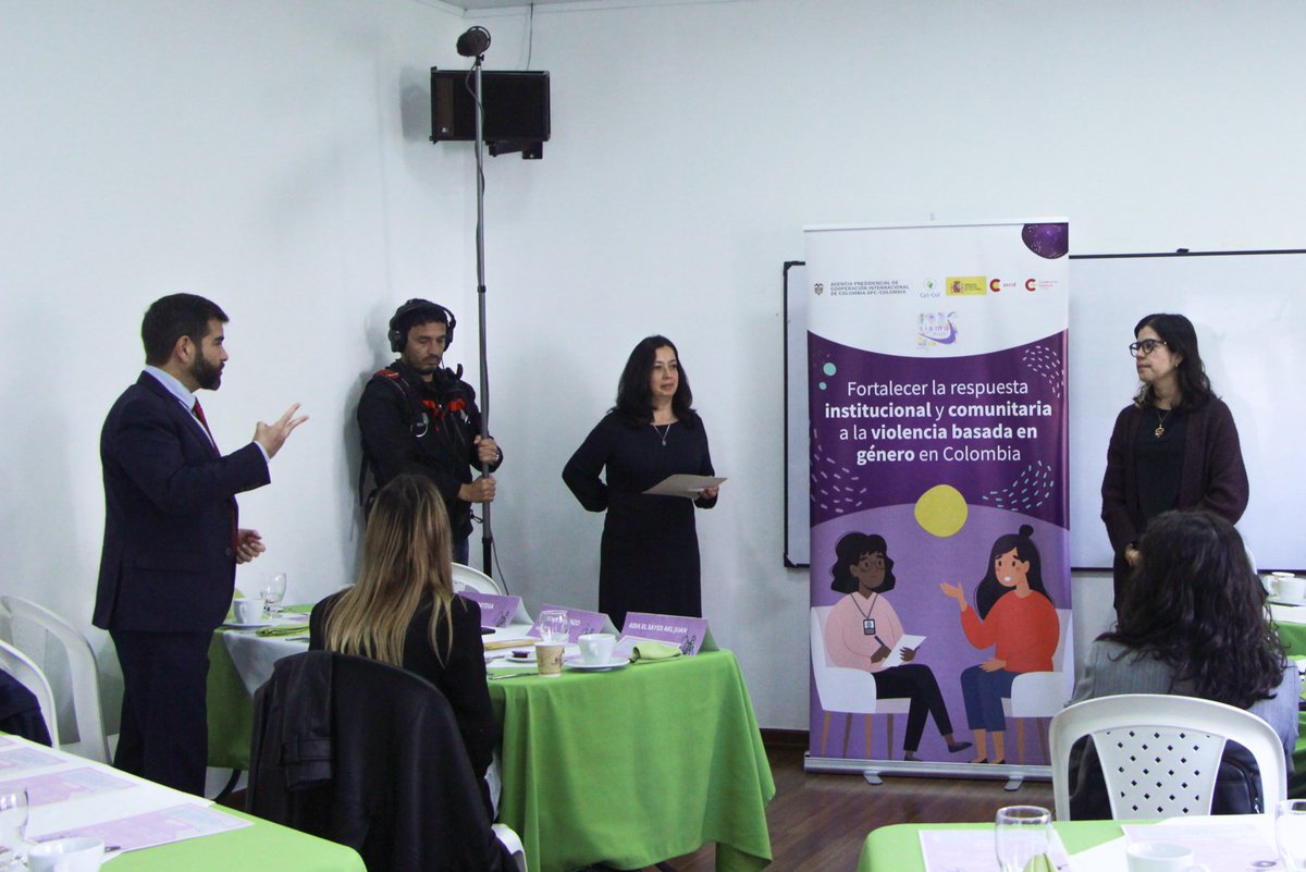 SismaMujer's tweet photo. #sismaenelmundo 🌎 l El día de hoy, con el apoyo y acompañamiento de @AECIDColombia, realizamos una rueda de prensa con el fin de anunciar y presentar ante la @CIDH la petición internacional por el uso del supuesto "Síndrome de Alienación Parental". https://t.co/0ISfdmWjC7