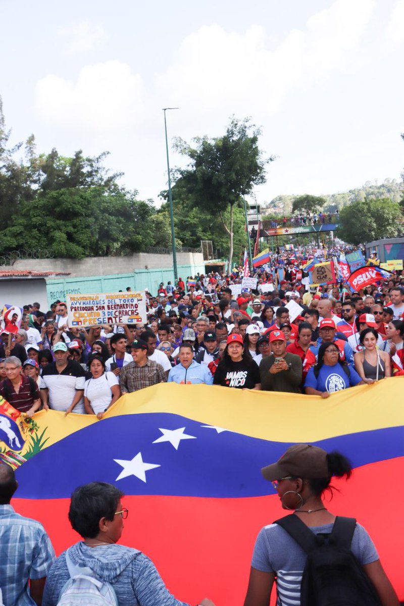 Aquí está tu pueblo de las parroquias Coche y El Valle, Presidente <a href="/NicolasMaduro/">Nicolás Maduro</a>. Un pueblo movilizado, con alegría, energía, amor, lealtad y compromiso.

El #28Jul haremos historia 🇻🇪

#PalabraEres
