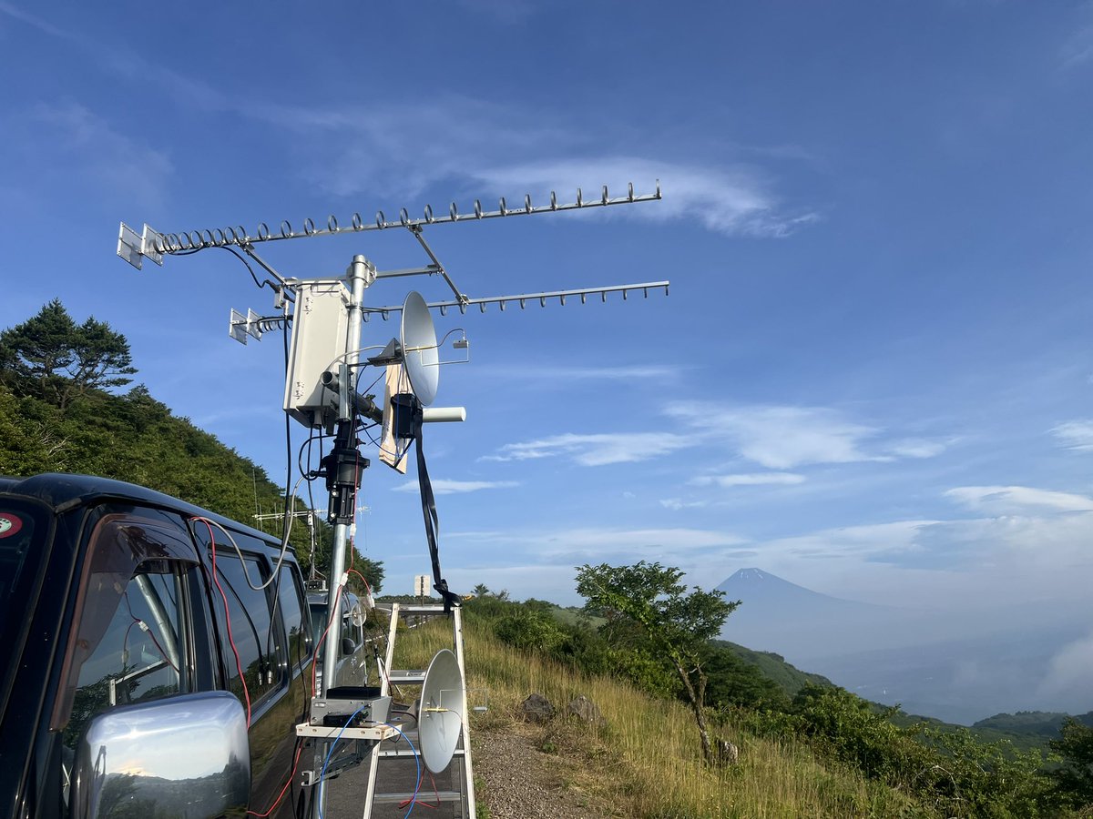 mac_jk1dgg's tweet image. 24GHz帯㊗️初交信できました。(F3E)
静岡県田方郡 ー 神奈川県藤沢市　(約49km)

7/7の移動時、藤沢市からの信号は周波数も迷う事なくFSで一発入感。🤩

お世話になりましたOM各局、有難うございます。
#SHF #24GHz #WAVELAB #IC905 #6D #CQ